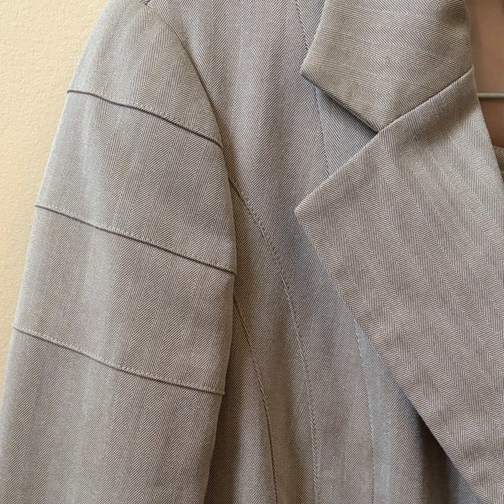 Beige Two-Piece Suit - Picture 3 of 9